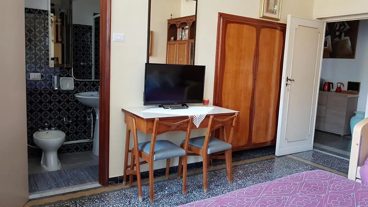 Casa Giglio Bed & Breakfast Alghero 0*,  Italy